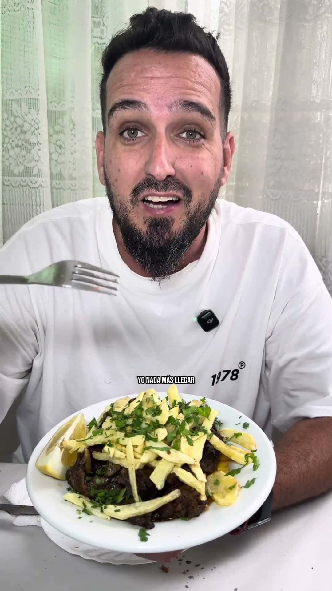 Fotograma de la visita de Jonay y Joana a Restaurante La Perla