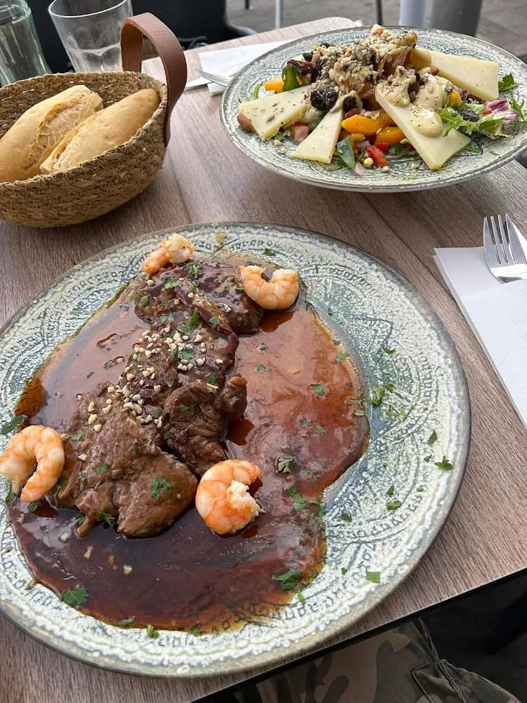 La Plaza Gastrobar — foto 2